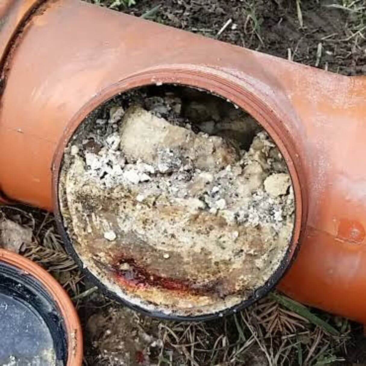 Profesionálne mechanické čistenie odpadového potrubia