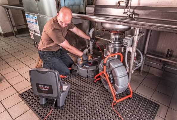 RIDGID FlexShaft používaný spolu s kamerou